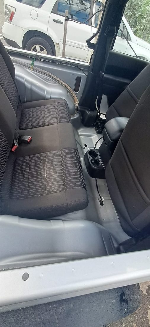 Tratamiento de ozono para eliminar olores en el interior del vehículo — Pili Car Detailing